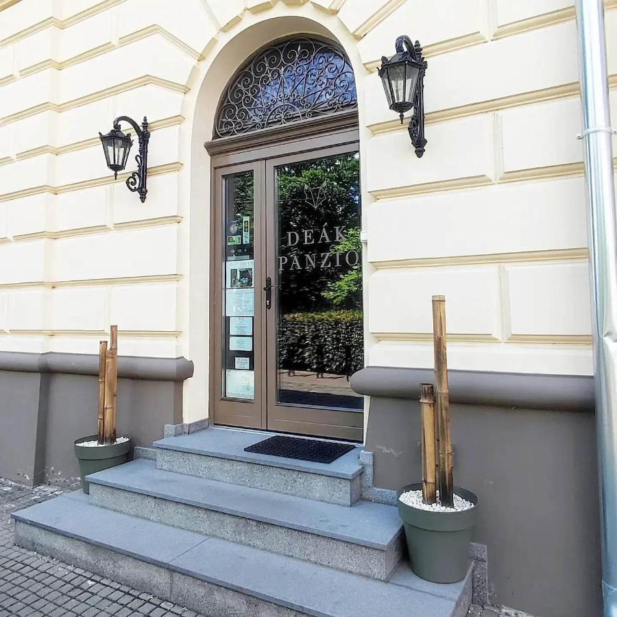 Deak Panzio Bed & Breakfast Nagykoros Екстериор снимка